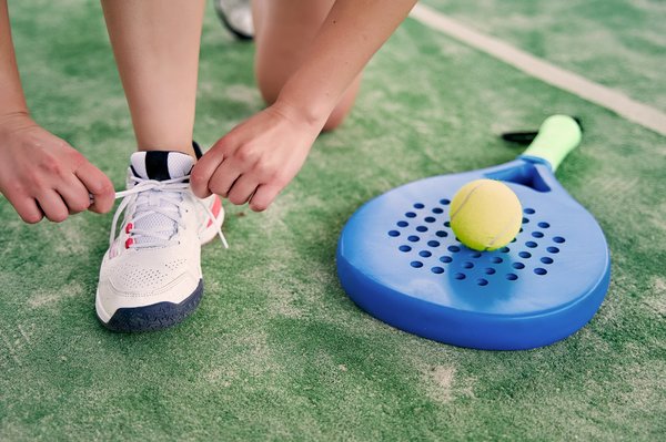 Quel type de chaussures choisir pour exceller au padel ?